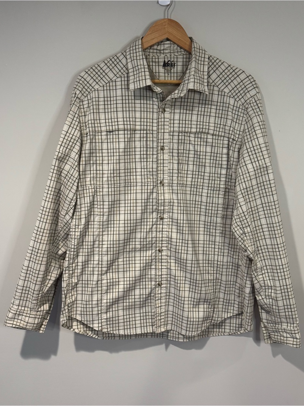 REI Men's Vented Long Sleeve Plaid Button Up Shirt Hiking Fishing Outdoor Grey L